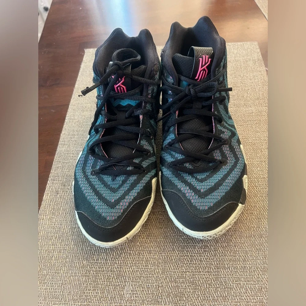 Youth‎ Nike Kyrie 4 tennis shoes